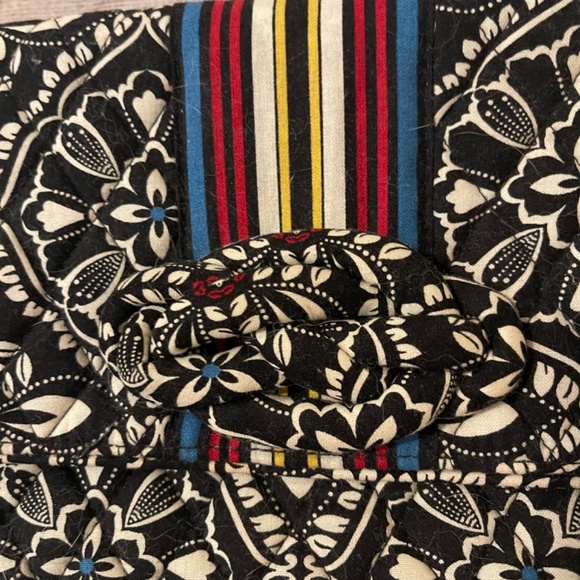 Retired Vera Bradley Knot Just a Clutch Purse in Barcelona Pattern - Picture 2 of 8